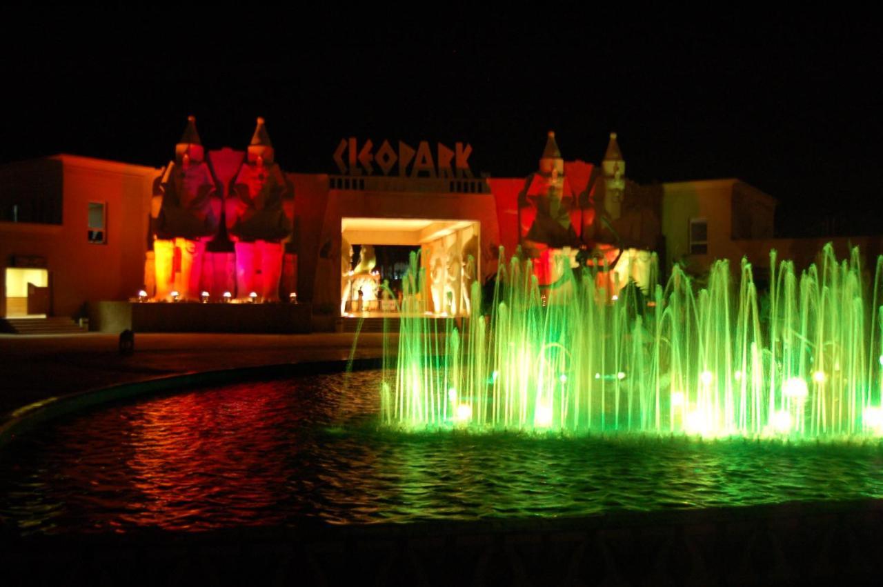Sharm Dreams Vacation Club - Aqua Park Sharm El Sheikk Exterior foto Fountains at the entrance of the resort